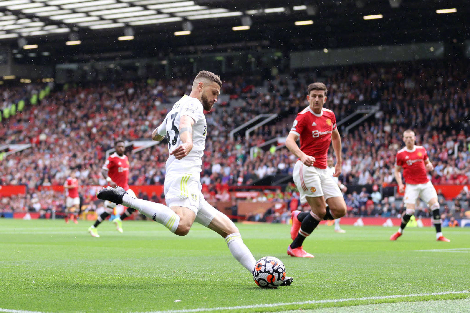 邮报：伯利的公司以每张超22000镑的价格出售欧联杯决赛门票.